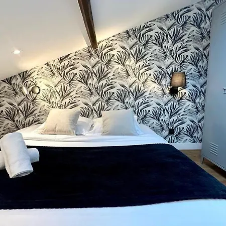63 Claire 2 2 Bedrooms Vaise Train Station